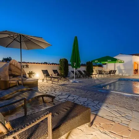 Romani By Guide Villa