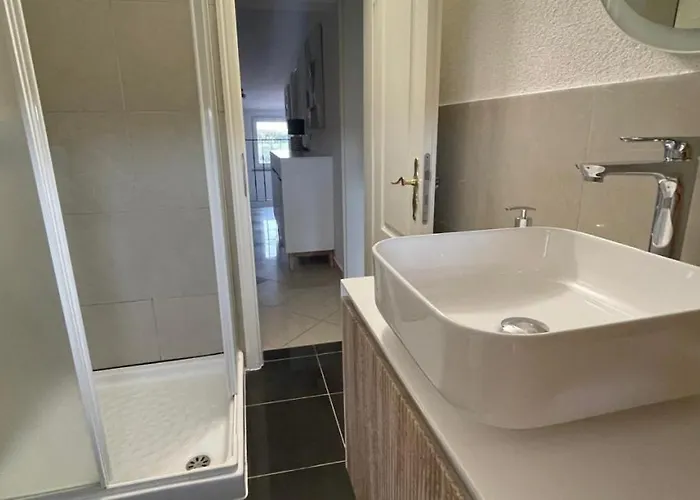 Romani By Guide Póla