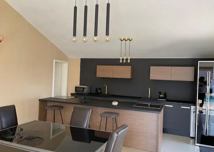 Romani By Guide Vila