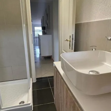 Romani By Guide Póla